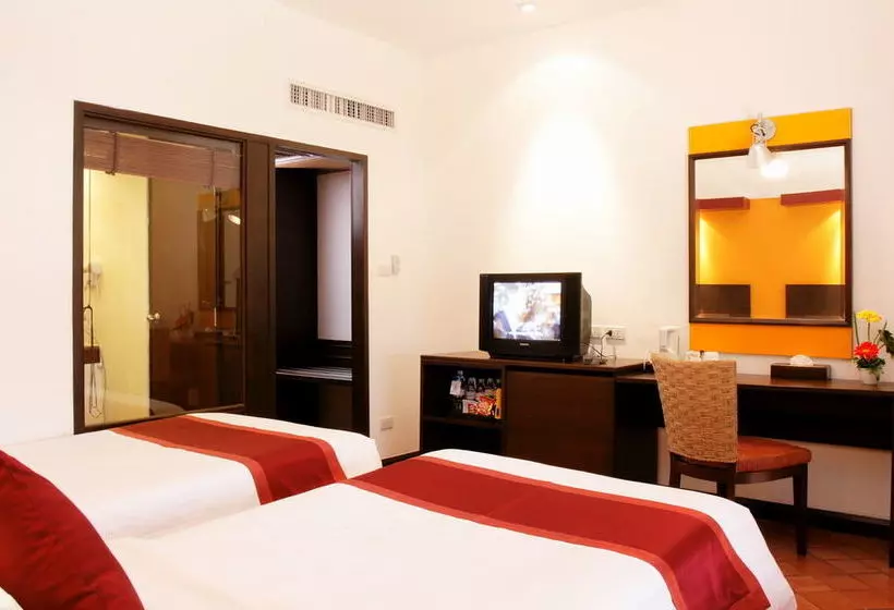 All Seasons Naiharn Phuket Hotel