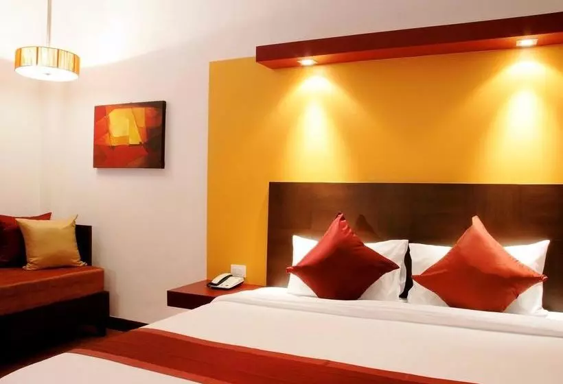 All Seasons Naiharn Phuket Hotel