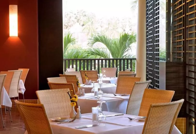 All Seasons Naiharn Phuket Hotel