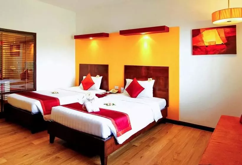 All Seasons Naiharn Phuket Hotel