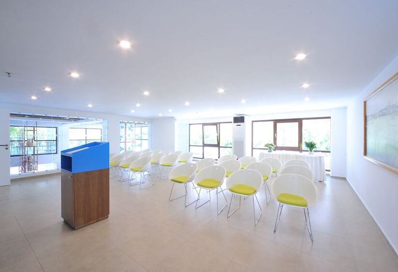 בית מלון כפרי Atrium Ambiance