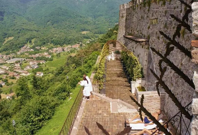 Отель Castelbrando