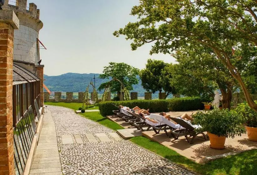 Отель Castelbrando