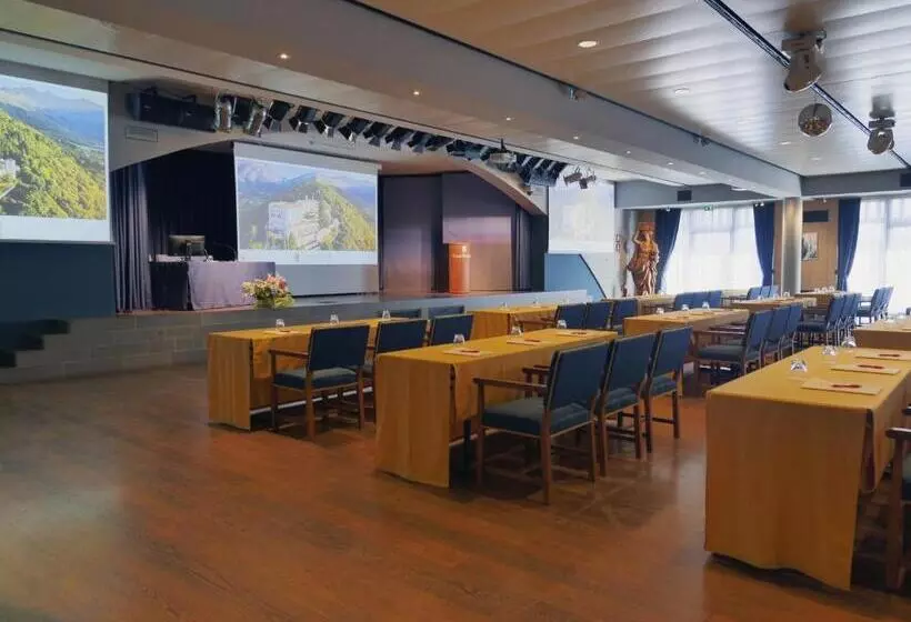 Отель Castelbrando