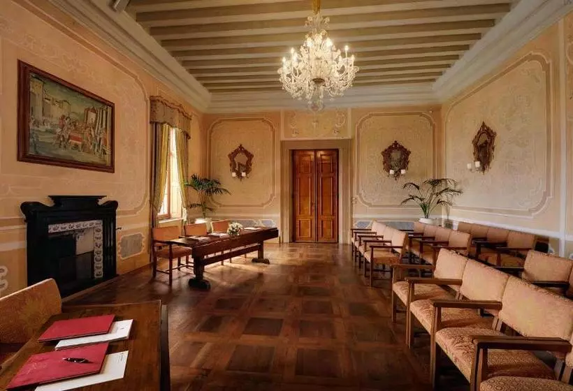 Отель Castelbrando