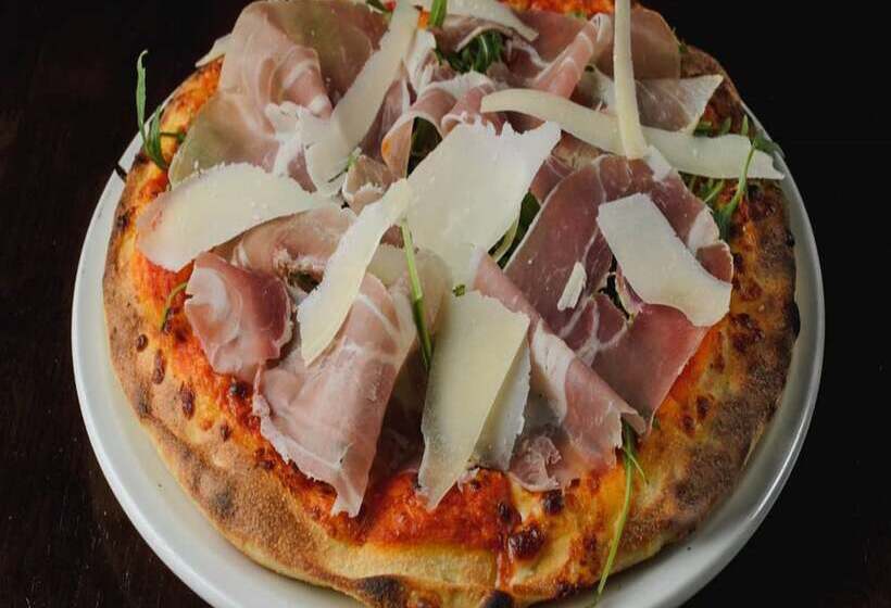 בית מלון כפרי The Clubhouse B&b