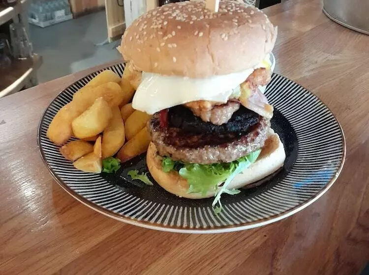 ホテル The Clubhouse B&b