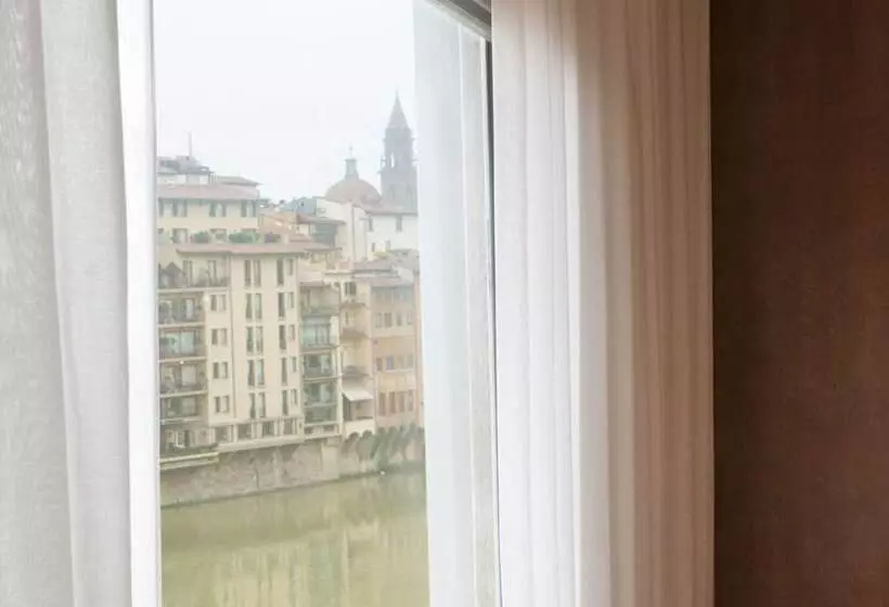 Hotelli Continentale   Lungarno Collection