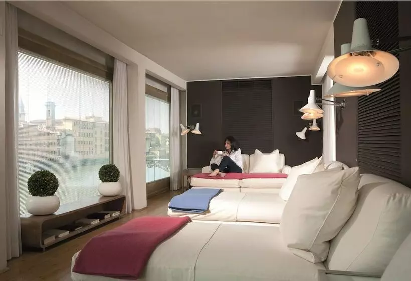 Hotelli Continentale   Lungarno Collection