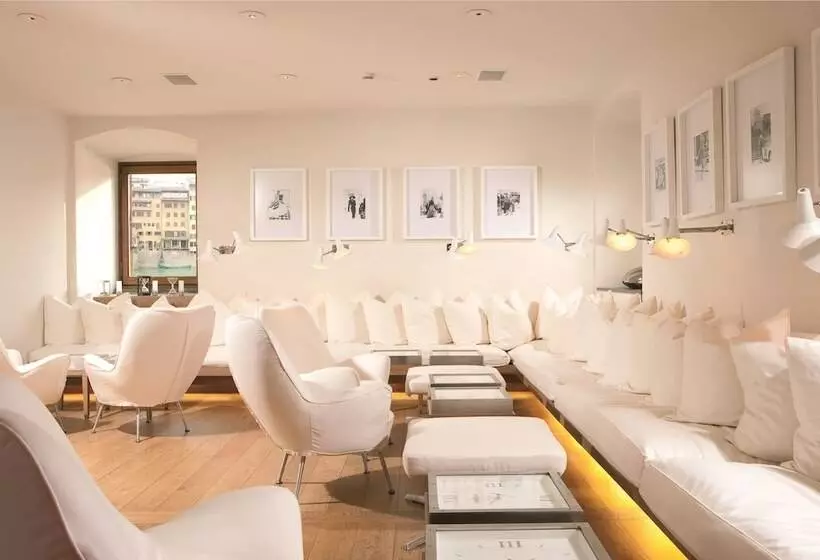 Hotelli Continentale   Lungarno Collection