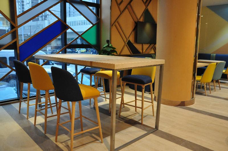 Hotel Holiday Inn Express Shanghai Zhenping, An Ihg