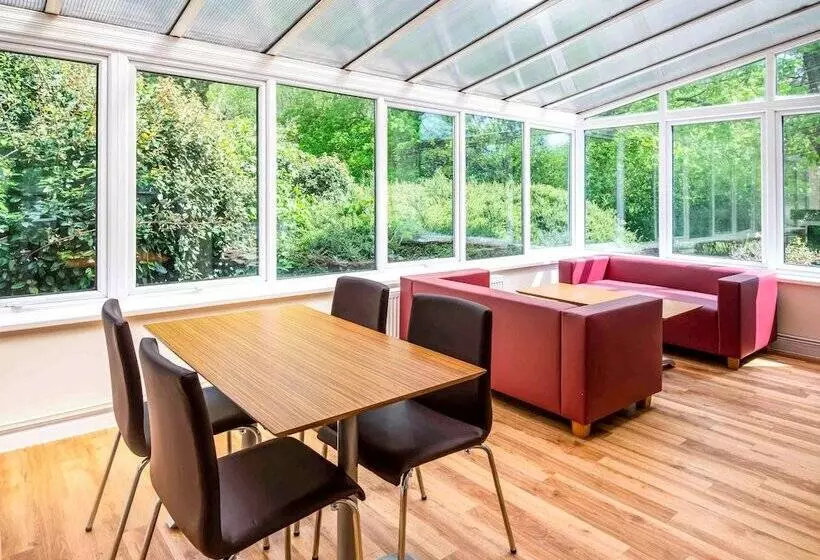 Отель Ibis Budget Stansted Bishops Stortford