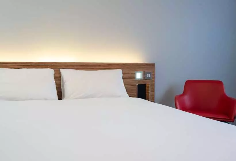 Отель Ibis Budget Stansted Bishops Stortford