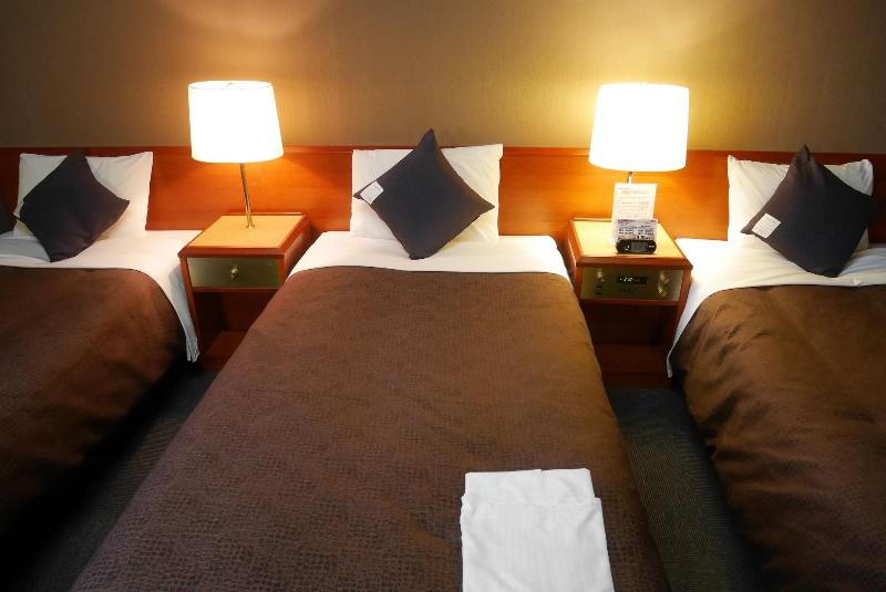 בית מלון כפרי Livemax Budget Yokohama Tsurumi