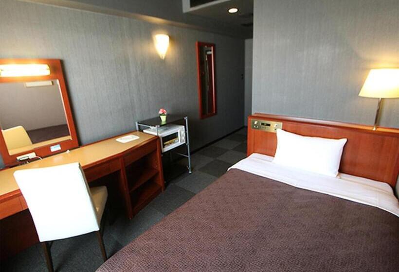 בית מלון כפרי Livemax Budget Yokohama Tsurumi