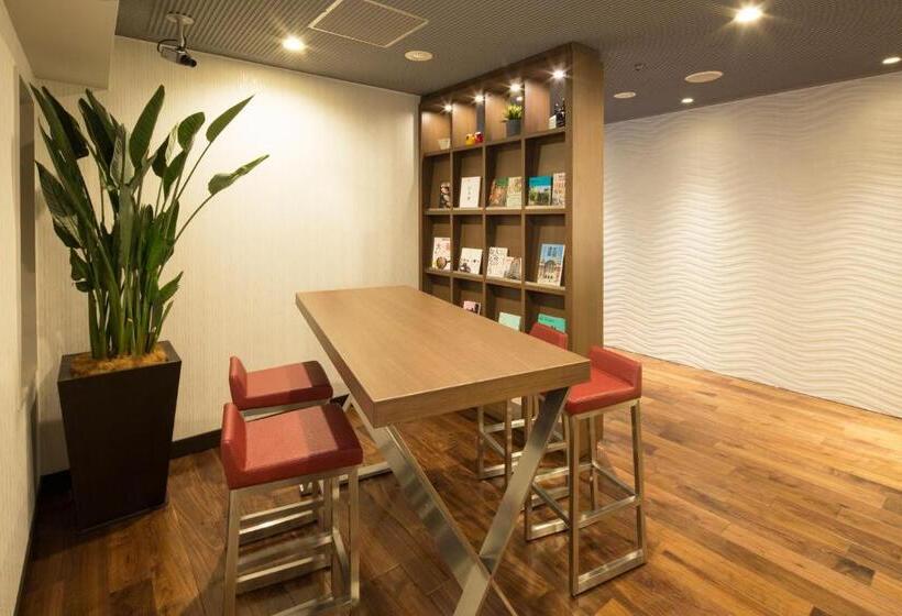 Отель Mystays Shinsaibashi