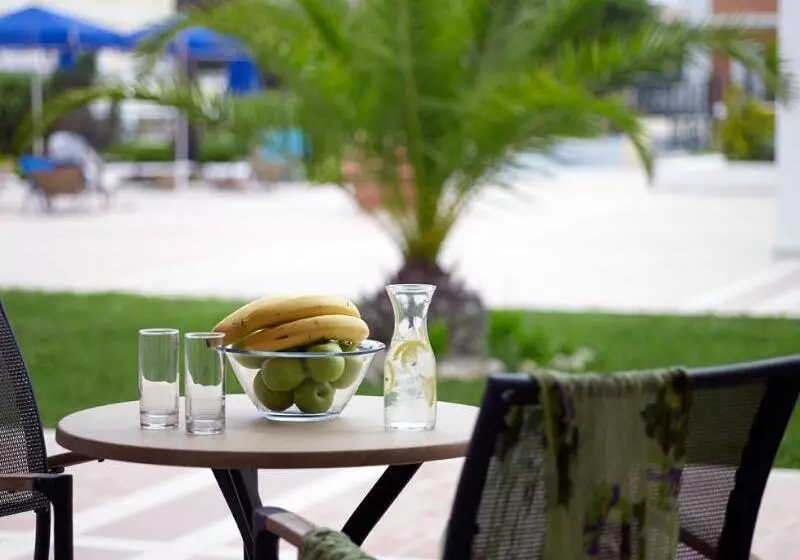 Отель Porto Bello Royal