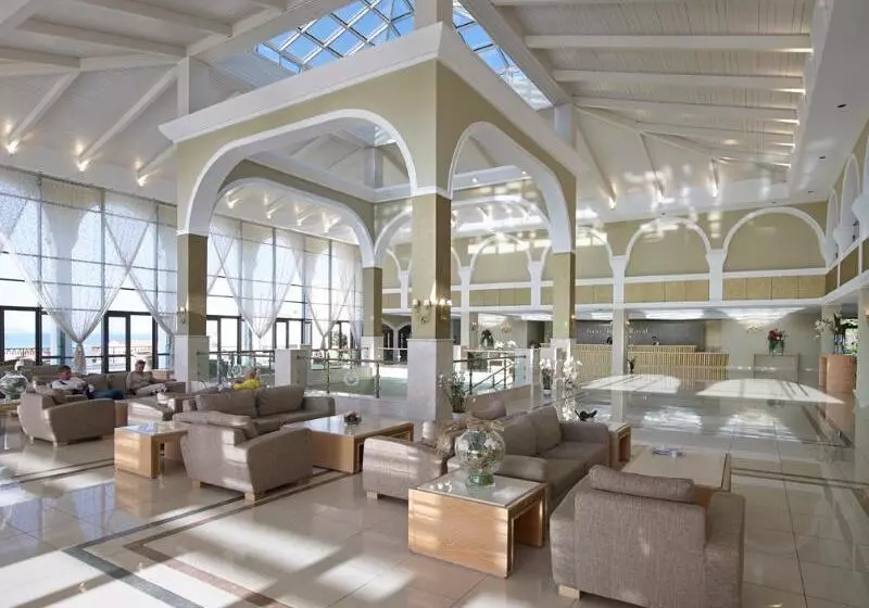 Отель Porto Bello Royal