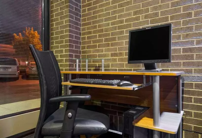 Отель Super 8 By Wyndham Miamisburg Dayton S Area Oh