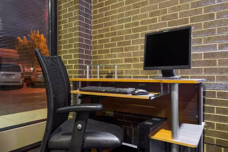 Отель Super 8 By Wyndham Miamisburg Dayton S Area Oh