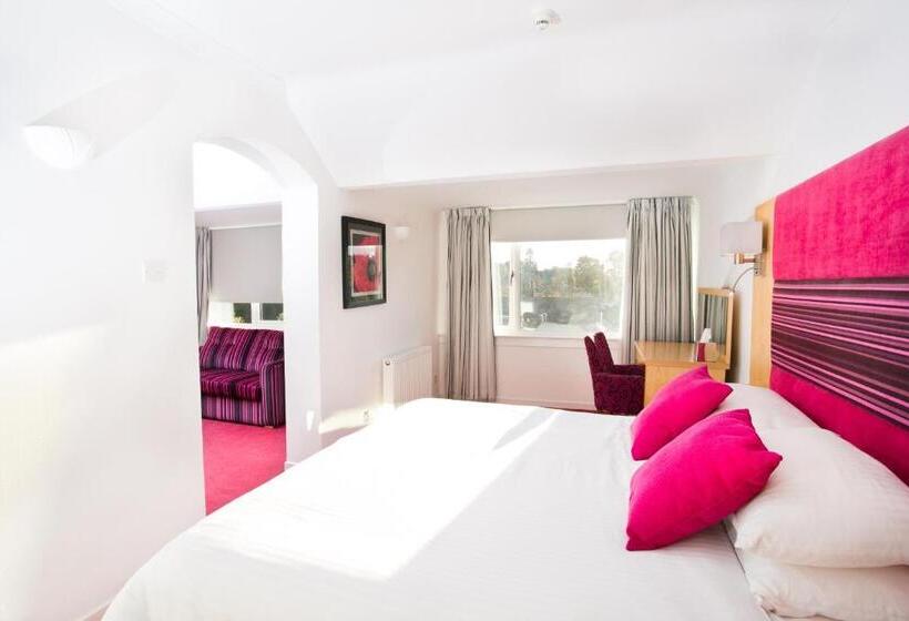 בית מלון כפרי The Clubhouse B&b