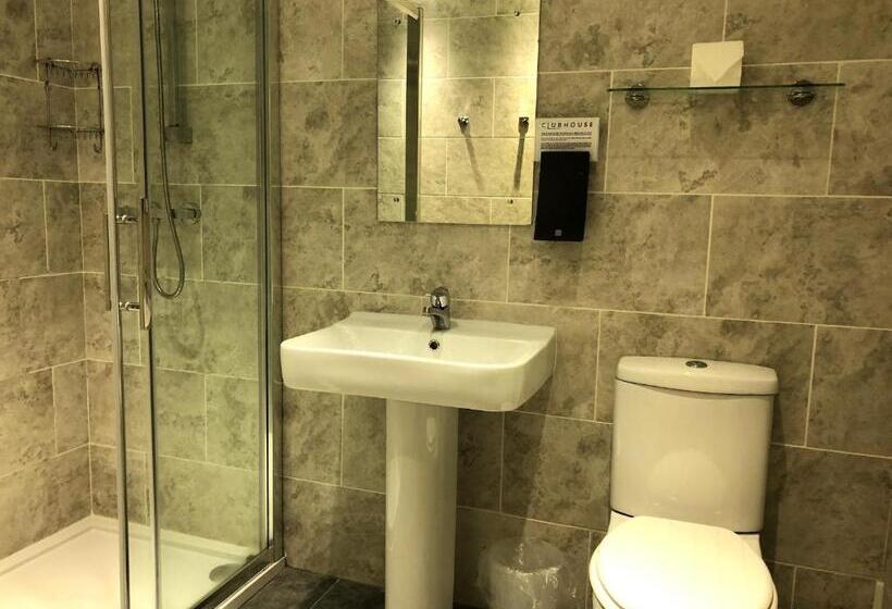 בית מלון כפרי The Clubhouse B&b