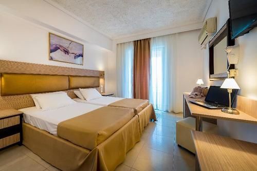 Niriides Beach Hotel