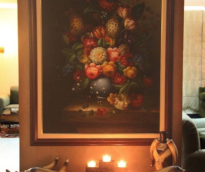 Orient House Hotel Suites