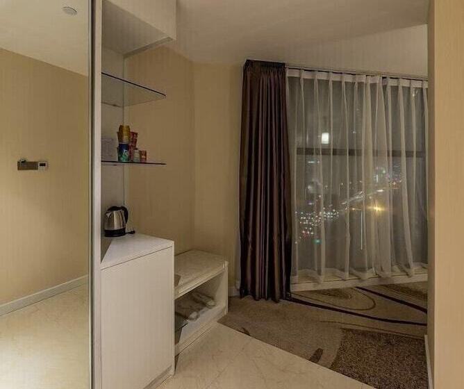 Hollyston Hotel Of Chengdu