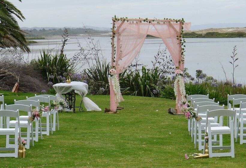 Отель Bream Bay Lodge