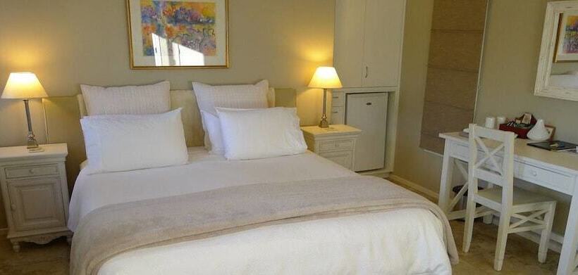 Отель Bream Bay Lodge