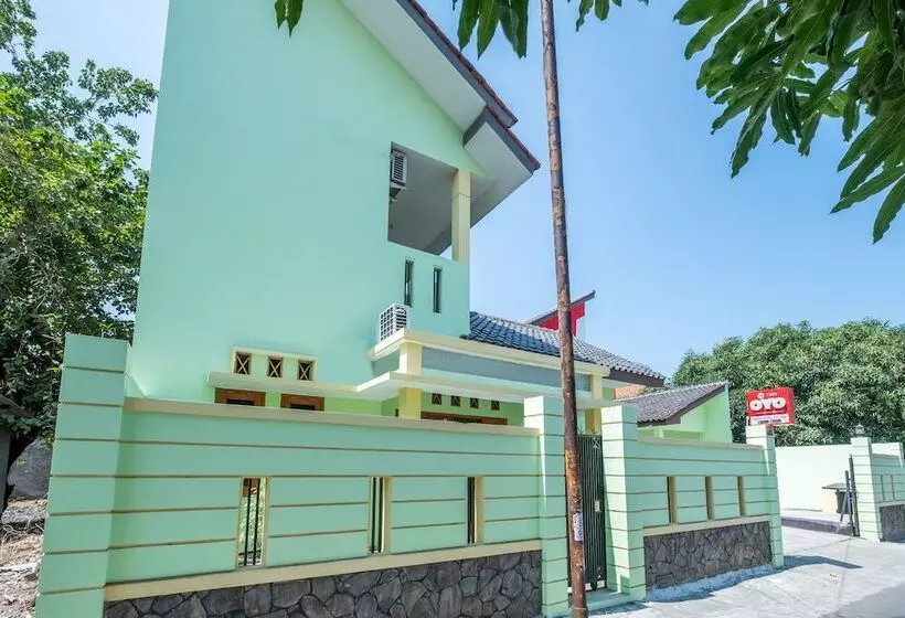 هتل Cemara Residence By Oyo Rooms