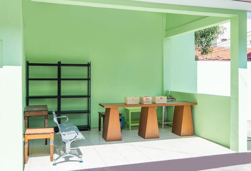 Hotel Cemara Residence By Oyo Rooms