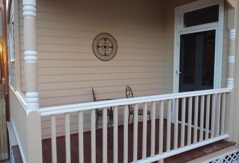 בית מלון כפרי Hamptons Inn Bed & Breakfast