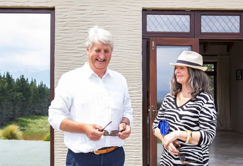 ホテル Mt Cook Lakeside Retreat