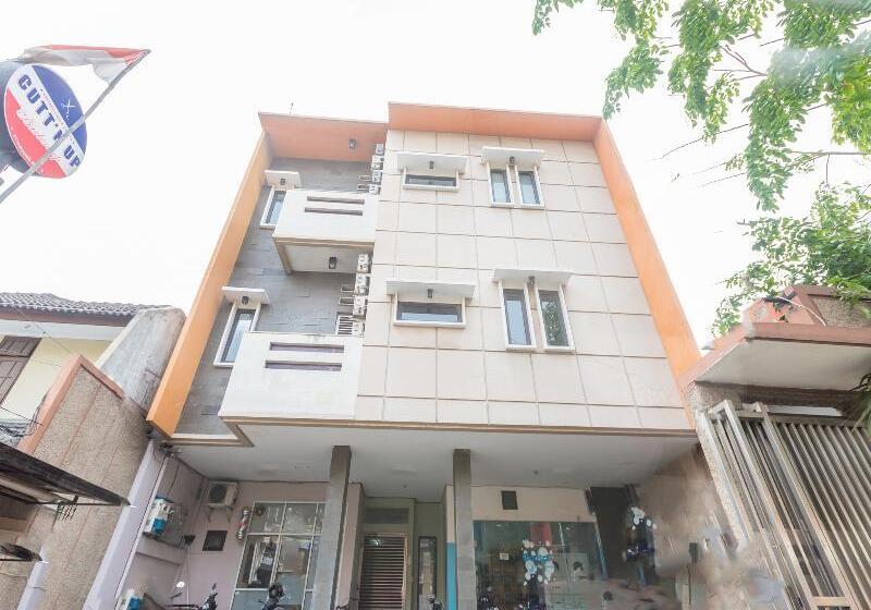 בית מלון כפרי Oyo 1435 Residence 446