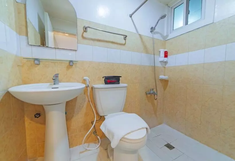 Hotelli Reddoorz Premium @ Clarkview Angeles City