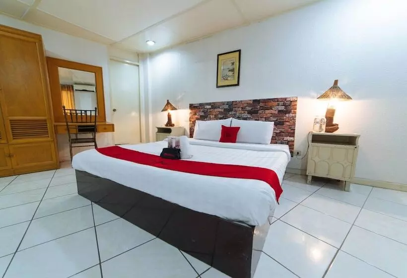 Hotelli Reddoorz Premium @ Clarkview Angeles City