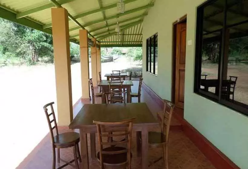 Hotelli Wilpattu Dilsara Holiday Resort