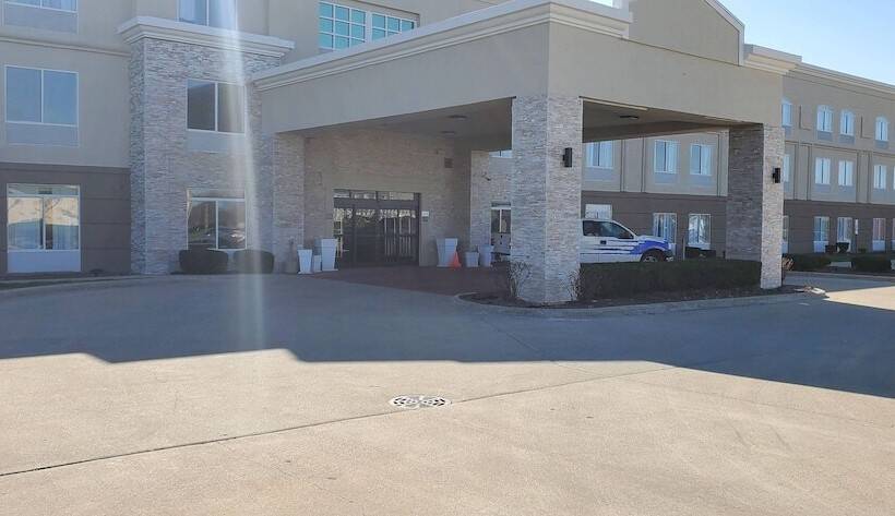 فندق Comfort Inn & Suites Decatur Forsyth