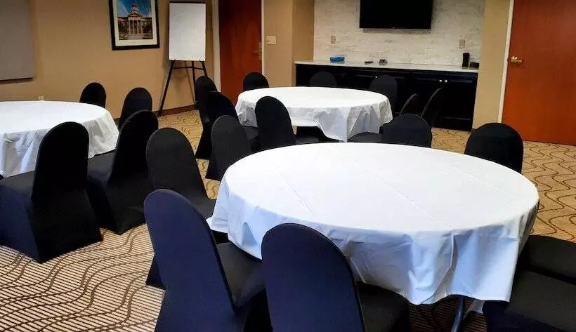 Отель Comfort Inn & Suites Decatur Forsyth