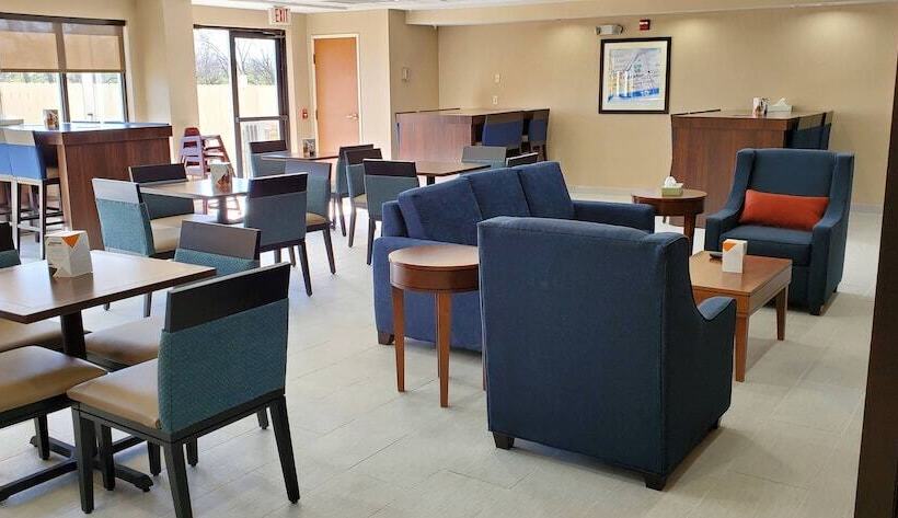 فندق Comfort Inn & Suites Decatur Forsyth