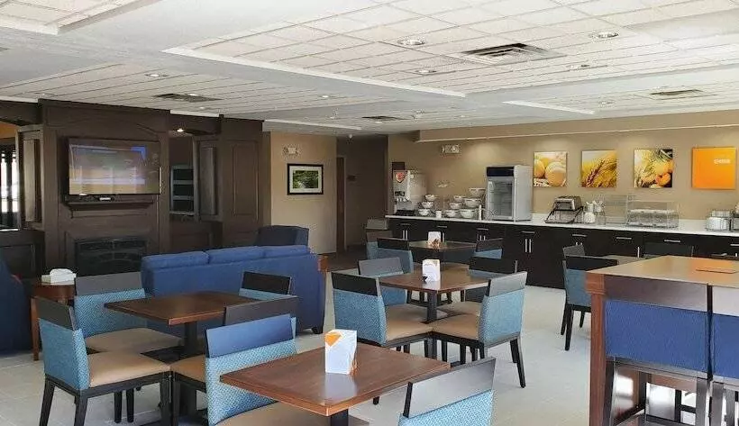 Отель Comfort Inn & Suites Decatur Forsyth