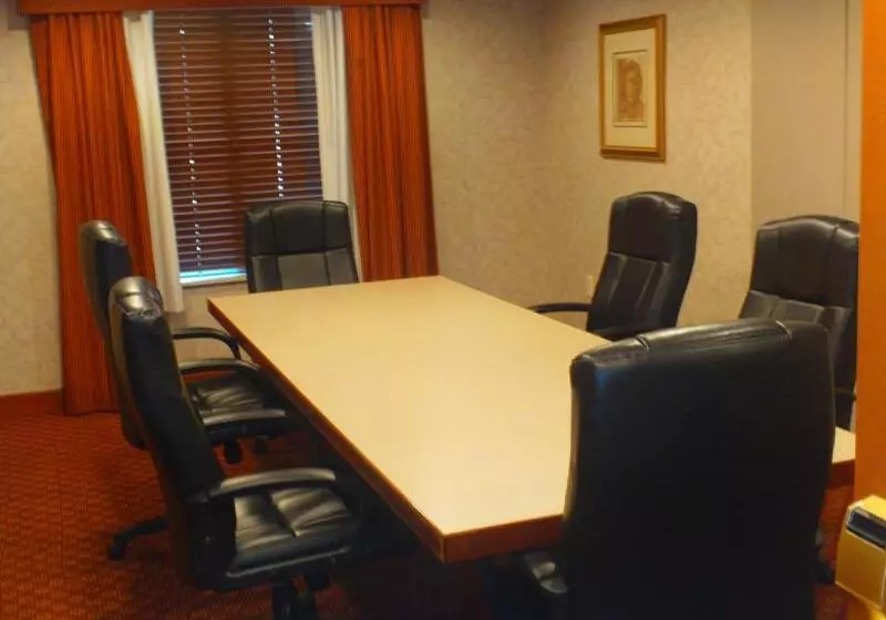 Отель Comfort Inn & Suites Decatur Forsyth