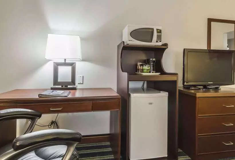 בית מלון כפרי Comfort Inn & Suites