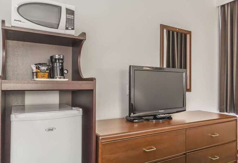 هتل Comfort Inn & Suites