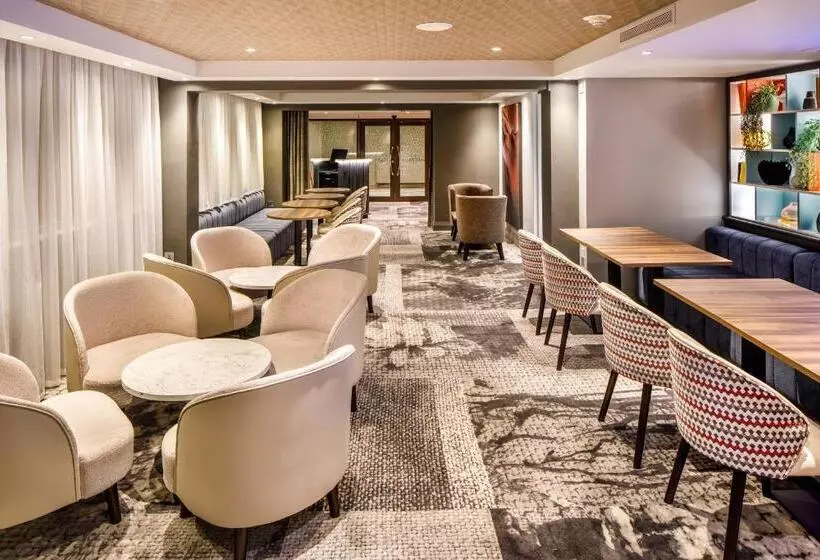 ホテル Crowne Plaza Manchester Airport, An Ihg