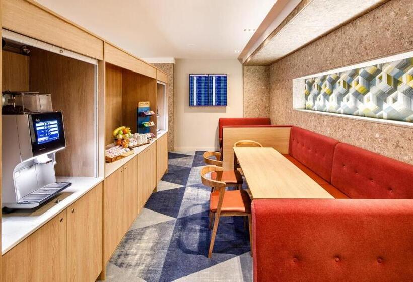 Отель Crowne Plaza Manchester Airport, An Ihg