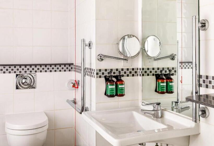 Отель Crowne Plaza Manchester Airport, An Ihg