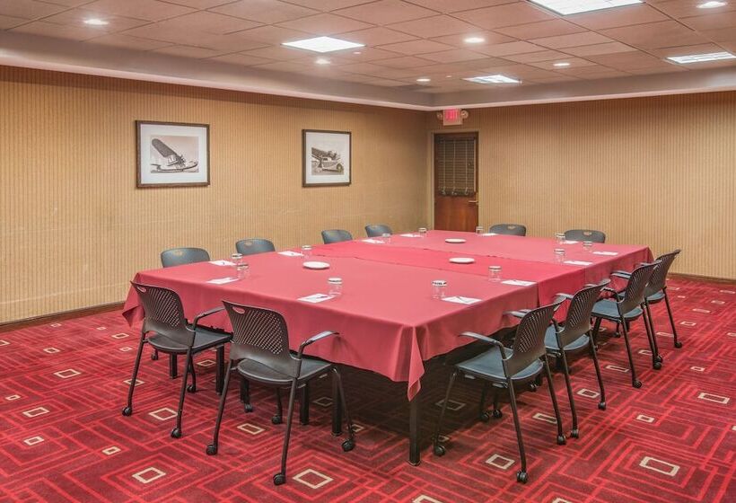 Otel Crowne Plaza Newark Airport, An Ihg